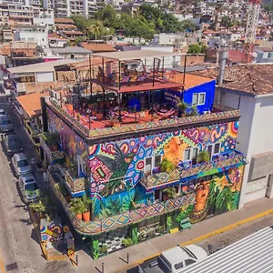 https://casa-colibri-malecon.hotelspuertovallarta.org